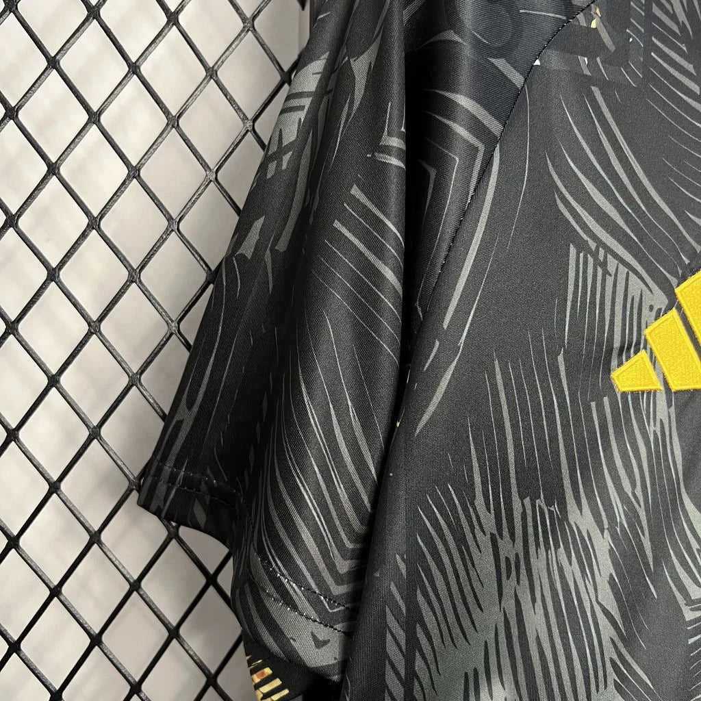 Real Madrid 2025 Gold Lion Special Shirt